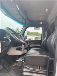 2025 Peterbilt 589