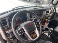 2025 Peterbilt 589