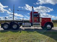 2023 Peterbilt 389