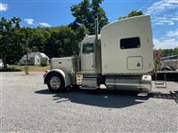 2004 Peterbilt 379