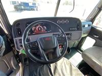 2023 Peterbilt 389