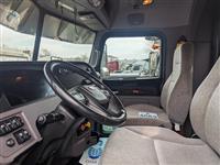 2023 Peterbilt 389