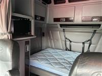 2022 Peterbilt 389