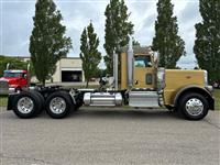 2022 Peterbilt 389