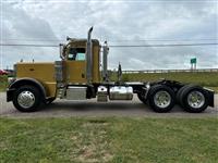 2022 Peterbilt 389