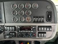 2022 Peterbilt 389