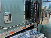 2019 Peterbilt 389