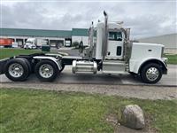 2022 Peterbilt 389