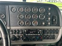 2022 Peterbilt 389