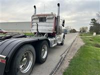 2022 Peterbilt 389