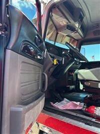 2023 Peterbilt 389