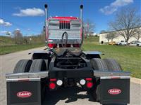 2023 Peterbilt 389