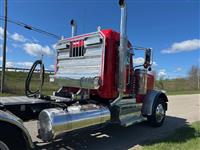 2023 Peterbilt 389