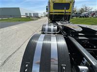 2024 Peterbilt 389