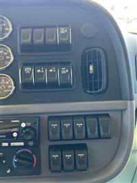 2024 Peterbilt 389