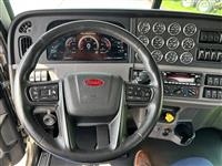 2024 Peterbilt 389
