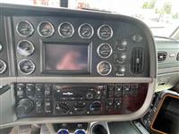 2022 Peterbilt 389