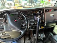2022 Kenworth W900L