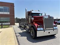2022 Kenworth W900L