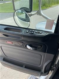 2016 Peterbilt Glider