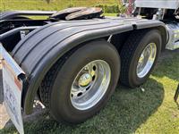 2023 Peterbilt 389