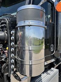 2023 Peterbilt 389