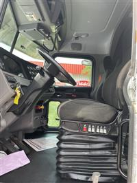 2023 Peterbilt 389