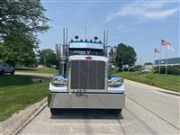 2023 Peterbilt 389