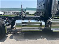 2023 Peterbilt 389
