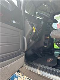 2023 Peterbilt 389