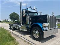 2023 Peterbilt 389