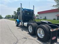2023 Peterbilt 389