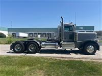 2019 Peterbilt 389