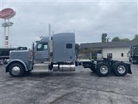 2025 Peterbilt 589
