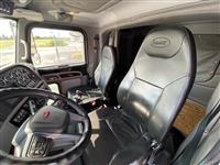 2023 Peterbilt 389