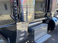 2022 Peterbilt 389