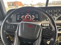 2022 Peterbilt 389