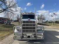 2022 Peterbilt 389