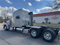 2022 Peterbilt 389