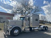 2022 Peterbilt 389