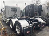 2023 Peterbilt 567