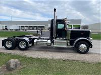 2023 Peterbilt 389