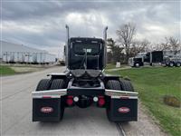 2023 Peterbilt 389