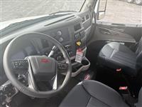 2027 Peterbilt 579