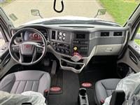 2027 Peterbilt 579