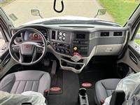 2027 Peterbilt 579
