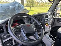 2027 Peterbilt 567