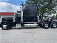 2022 Peterbilt 389