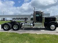 2023 Peterbilt 389