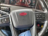 2023 Peterbilt 389